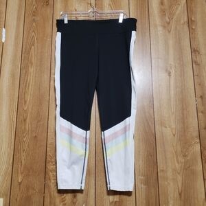 Gap Fit Blackout Technology Women’s Leggings Compression Pastel Stripes Size L